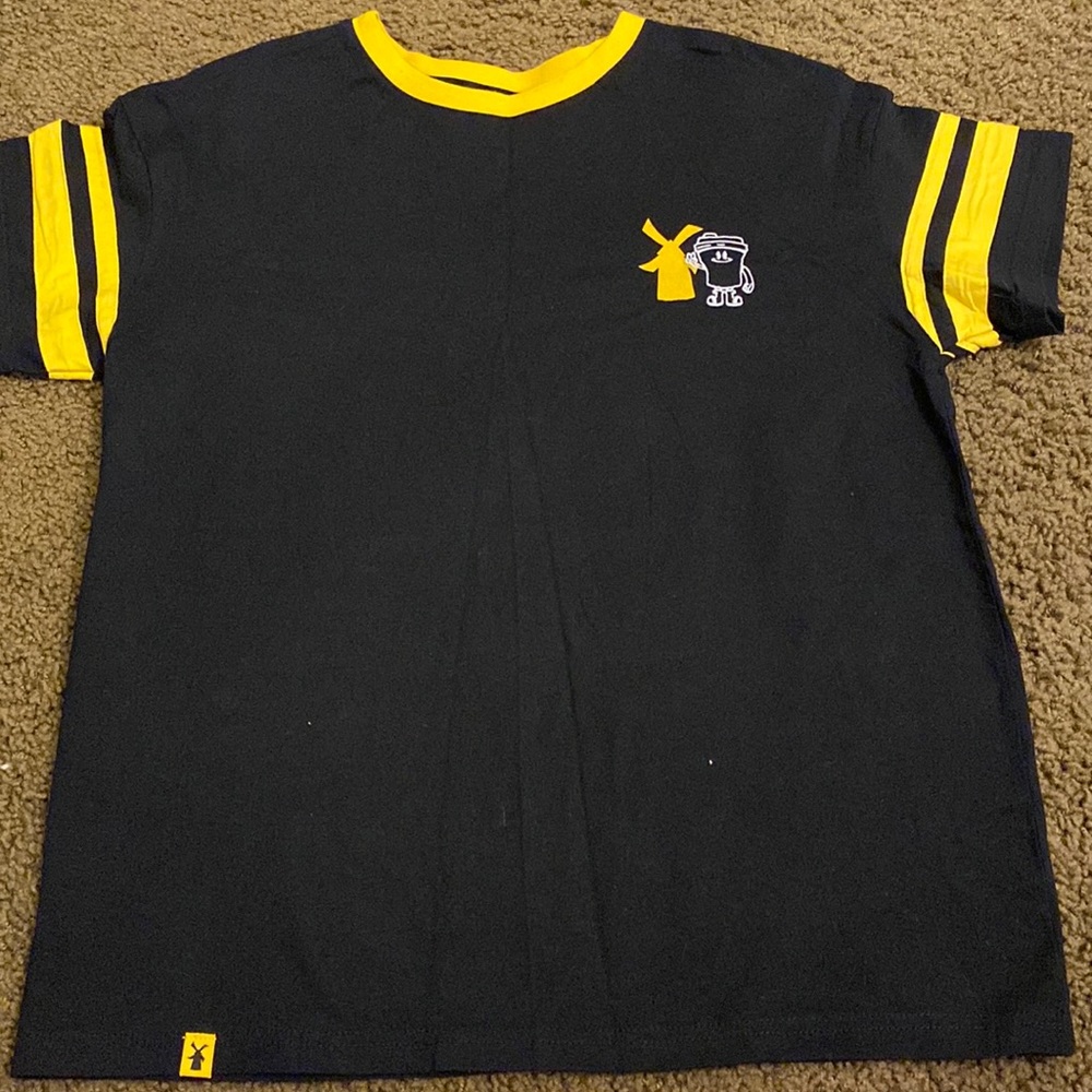 Dutch bros tee